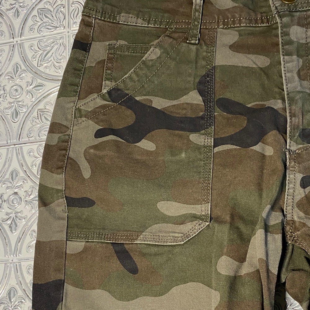 Time and Tru Women’s Camo Cargo High Rise Shorts DIY Cut Offs Size 12 - Picture 9 of 10